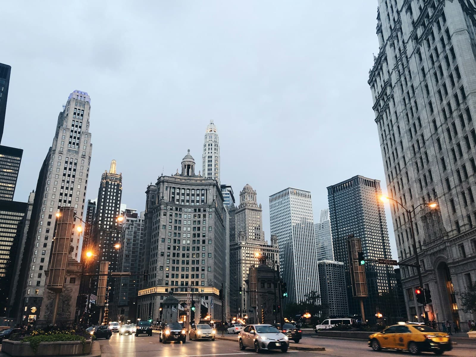 Illinois cityscape and street view